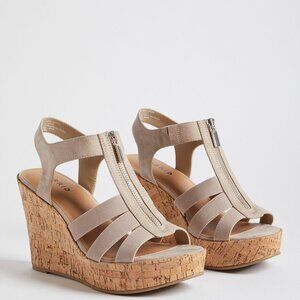 TORRID GOTH BOHO STRETCH FRONT ZIP WEDGE NUDE 8.5 (WW)